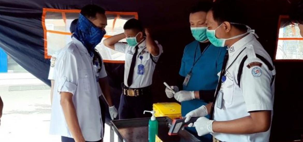 Posko RSHD Lakukan Pengecekan terhadap Pasien dan Pengunjung