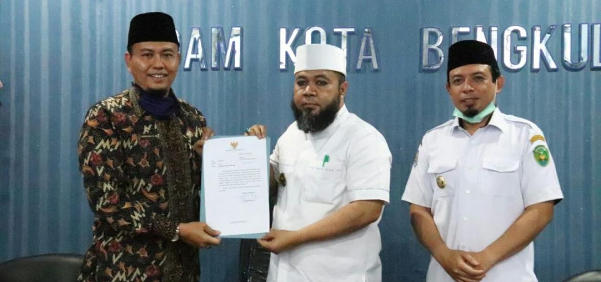Walikota Bengkulu bersama Direktur PDAM 