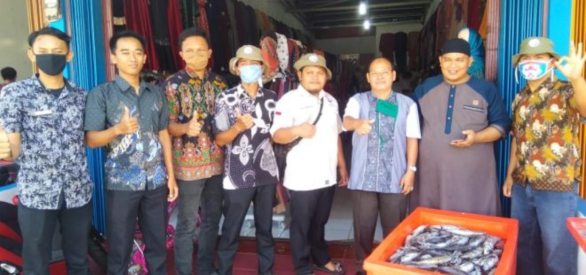 DKP Kota Bengkulu Bagikan 150 KG Ikan kepada Ratusan Ustad 