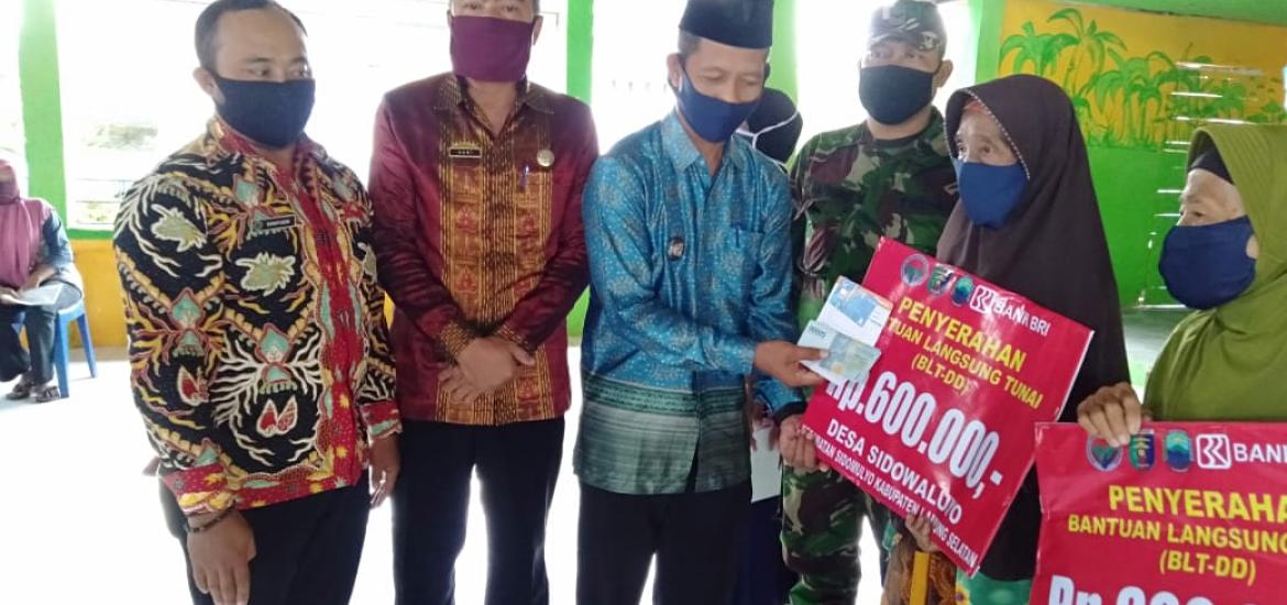 Penyaluran BLT Dana Desa di Kecamatan Sidomulyo 