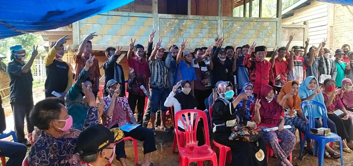 Rosjonsyah bersama masyarakat Padang Pelasan Seluma