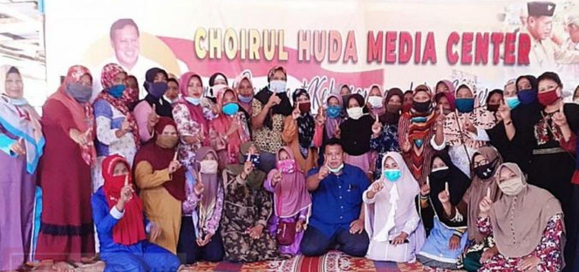 Emak-emak di Mukomuko kunjungi Choirul Huda untuk memberikan dukungan