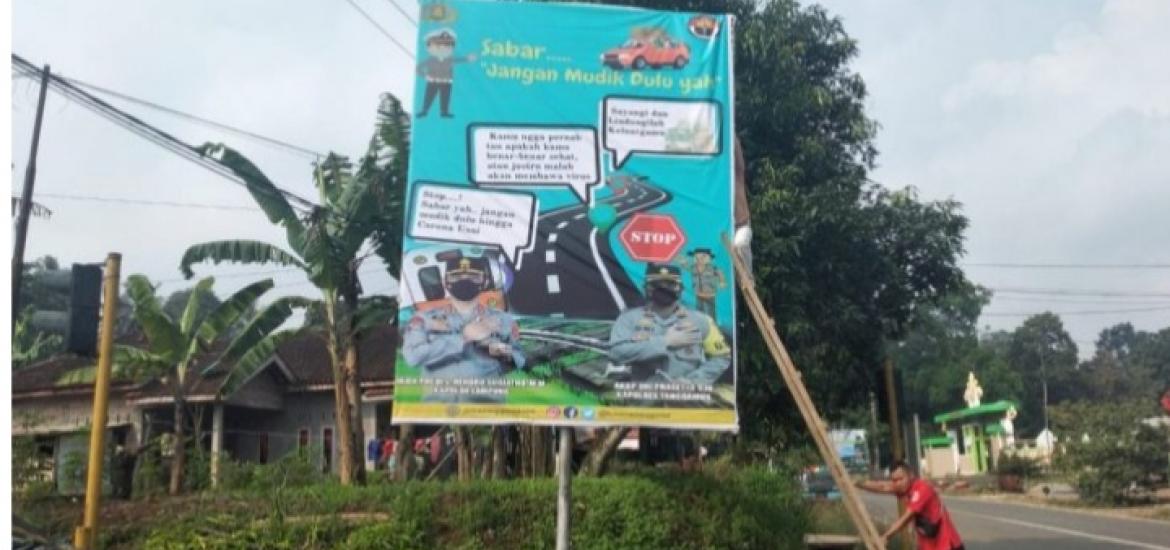 Pemasangan Spanduk