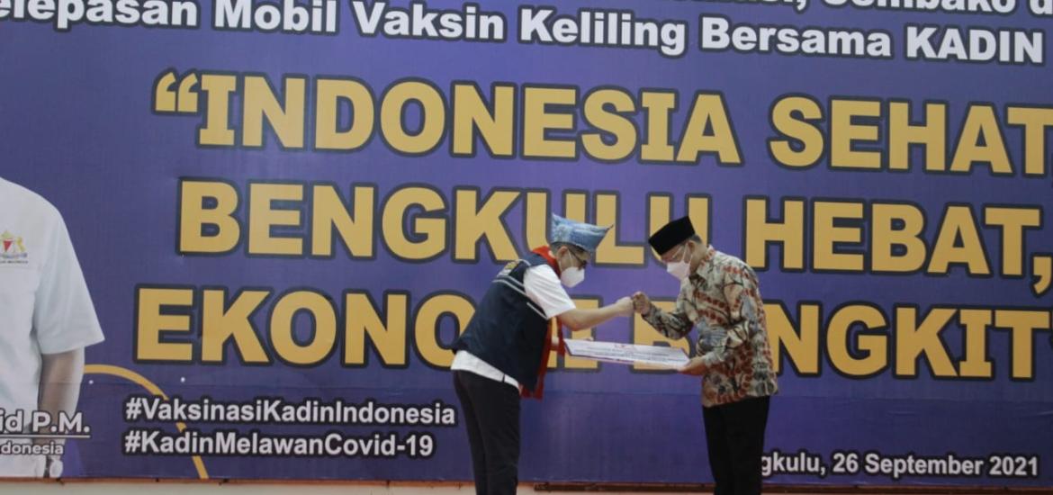Vaksinasi dan Sembako, Melindungi Kesehatan dan Pemulihan Ekonomi