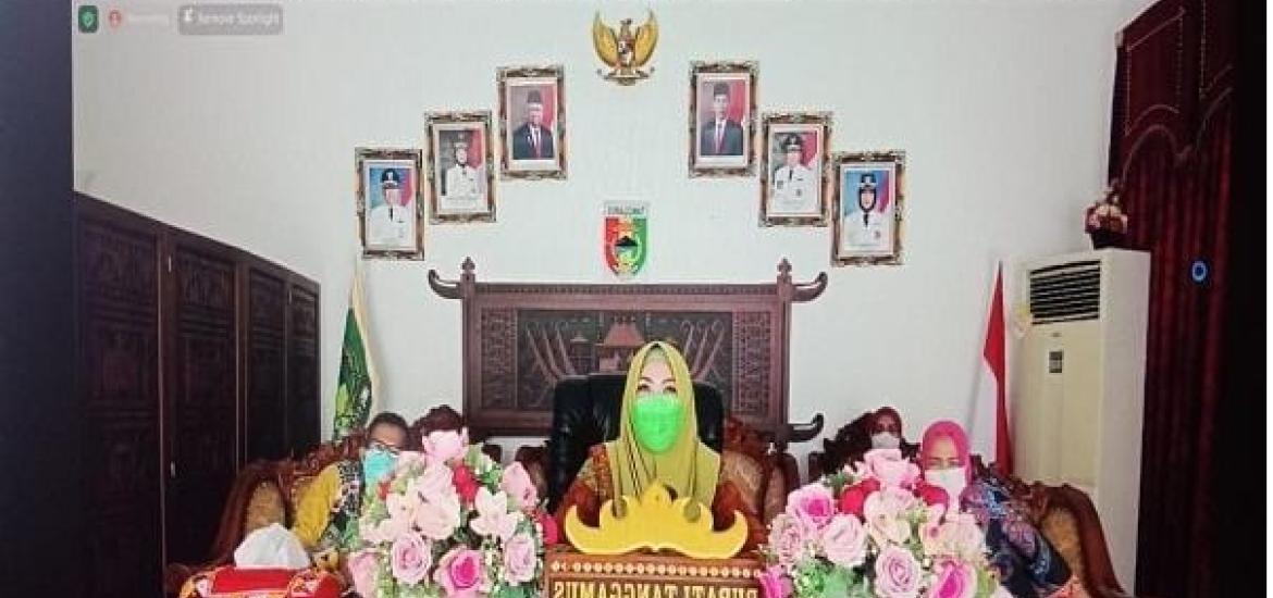 Bupati Dewi Handajani Ikuti Seminar Kepemimpinan Perempuan