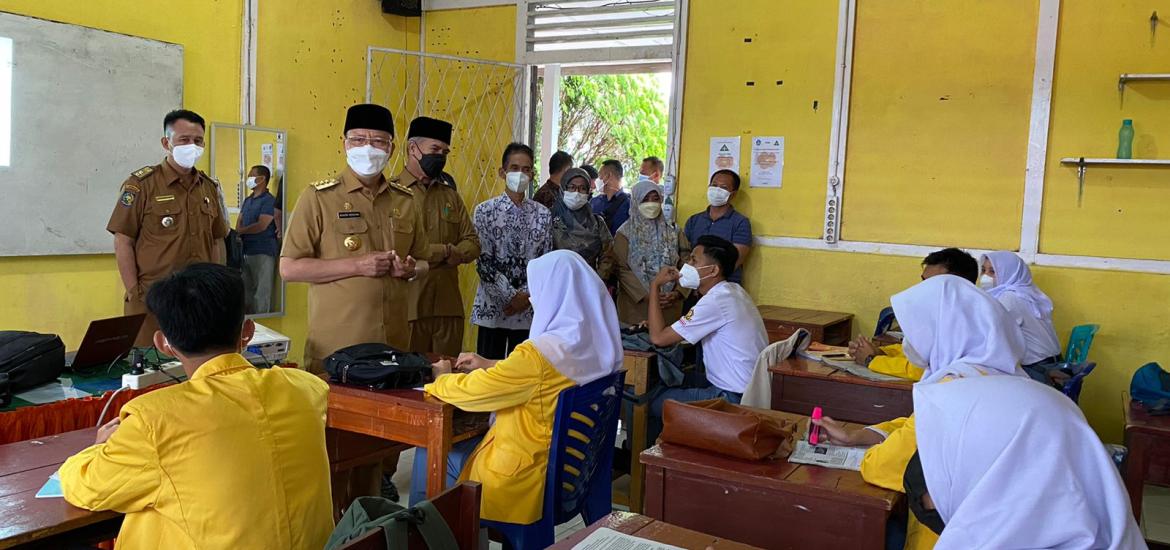 Gubernur Rohidin Ingatkan Guru Terus Berikan Motivasi