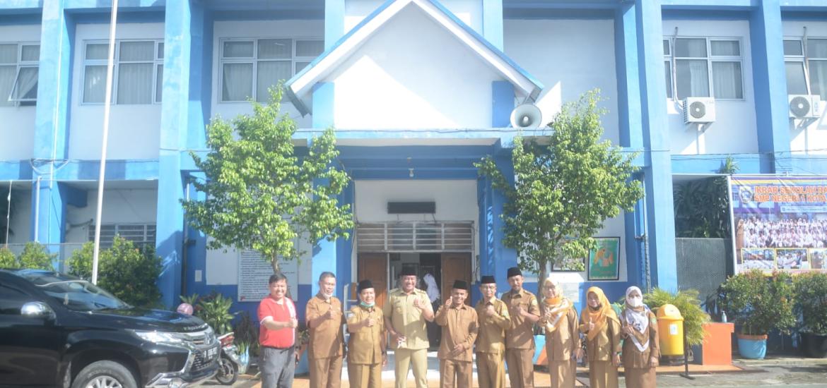 Wagub Rosjonsyah Kunjungi SMPN 01 kota Bengkulu