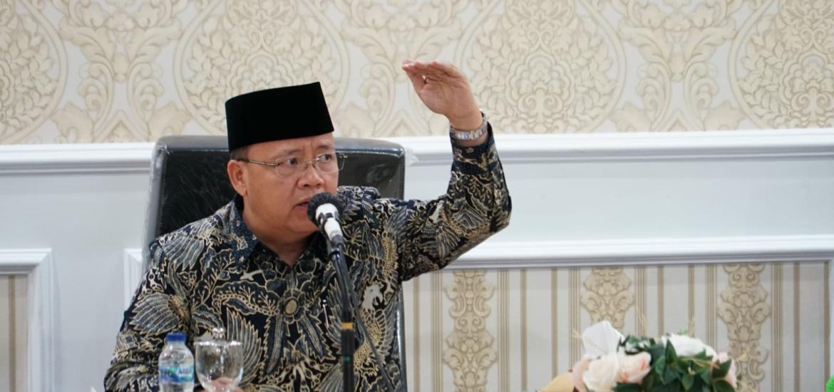 Gubernur Rohidin