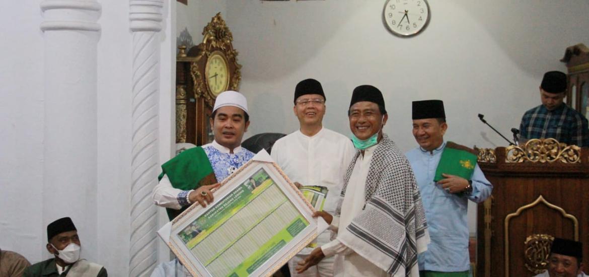 Gubernur Rohidin : Masjid Wadah Pemersatu
