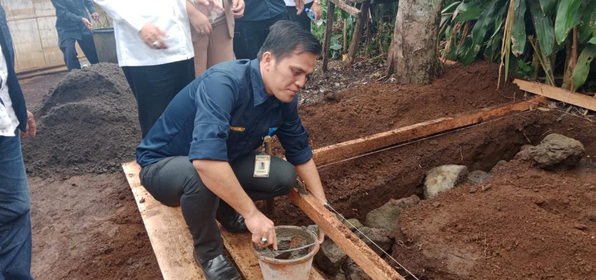 Peletakan Batu Pertama Pembangunan Infrastruktur di Desa Weskust
