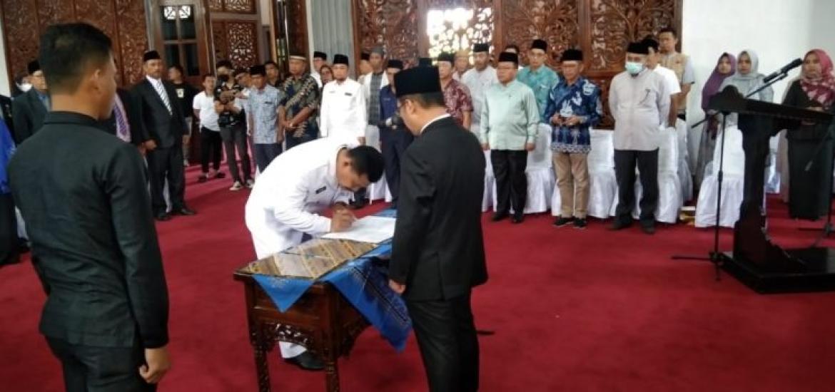 Bupati Mukomuko Lantik Puluhan Pejabat Eselon III dan Sekda Definitif