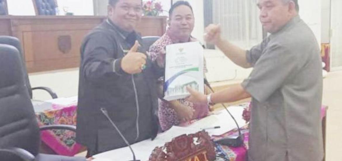 Rapat Penyerahan Raperda APBD 2023 dan Raperda Perubahan APBD 2022 DPRD Kepahiang