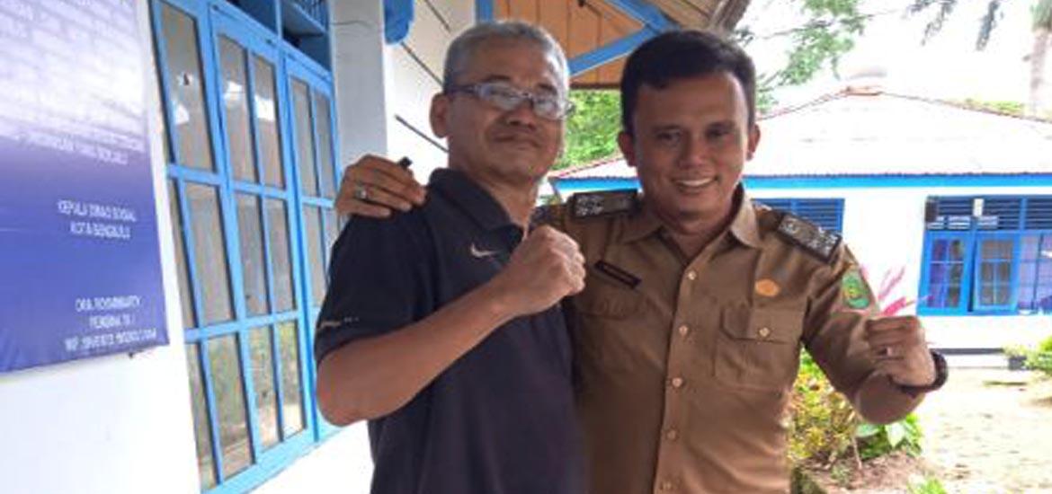 Bapak Dondi Gatam, penerima bantuan dari Pemkot Bengkulu