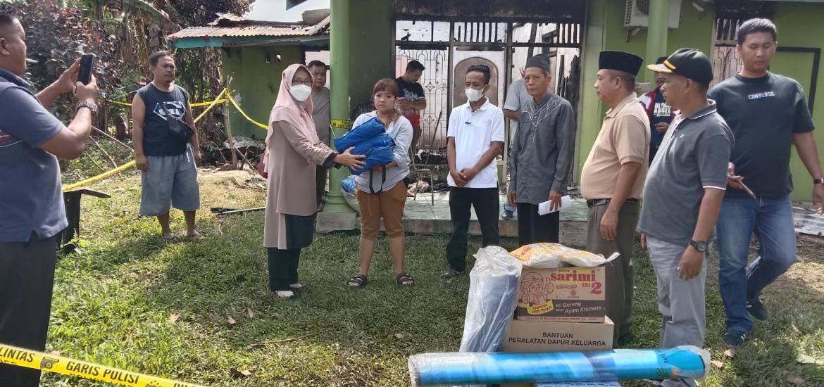 Dinsos Kota Bengkulu Berikan Bantuan Korban Kebakaran di Kelurahan Bentiring
