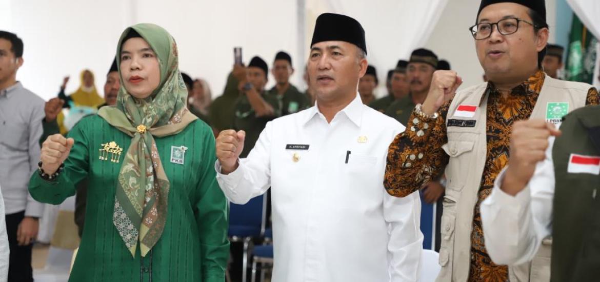 Pj Bupati Apriyadi Lantik Pengurus LPBHNU se-Kecamatan Wilayah Timur