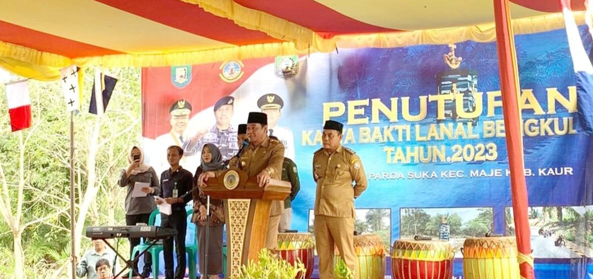Wagub Rosjonsyah Tutup Karya Bakti TNI-AL Tahun Anggaran 2023 di Kabupaten Kaur