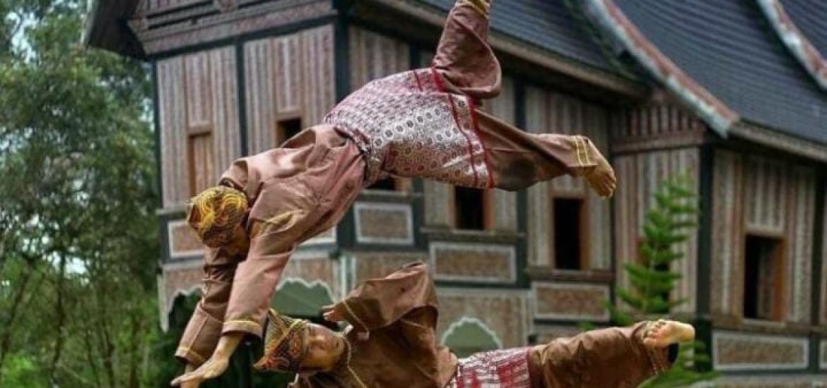 Kearifan lokal dalam kehidupan sehari-hari masyarakat Minangkabau