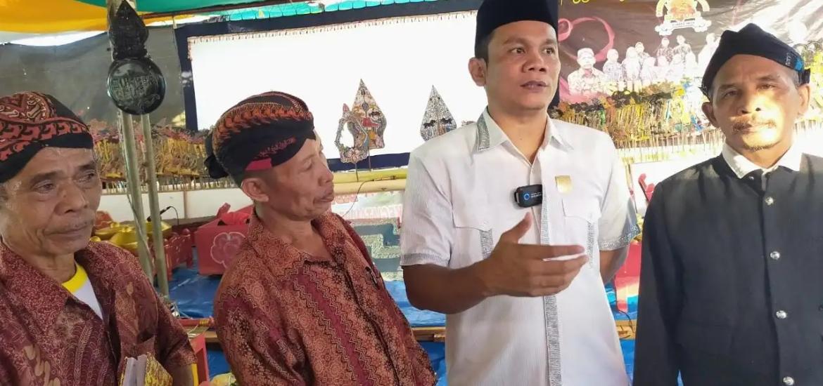 Ketua Komisi II DPRD Provinsi Bengkulu Jonaidi Hadiri HUT ke 51 Desa Arum Di Seluma