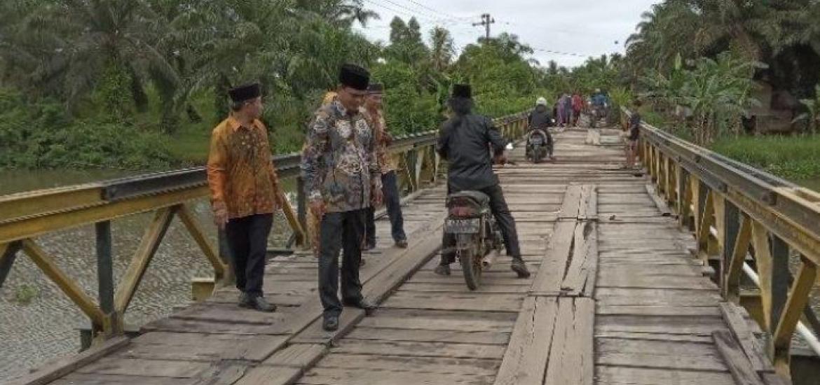 Dewan Kota Bengkulu Tinjau Jembatan Rusak di Padang Serai