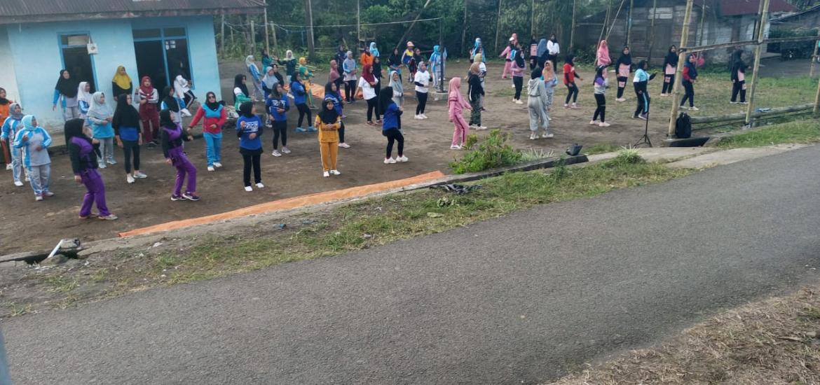 Kegaitan Senam Sehat Ibu-ibu di Kecamatan Sindang Dataran Rutin Dilaksanakan