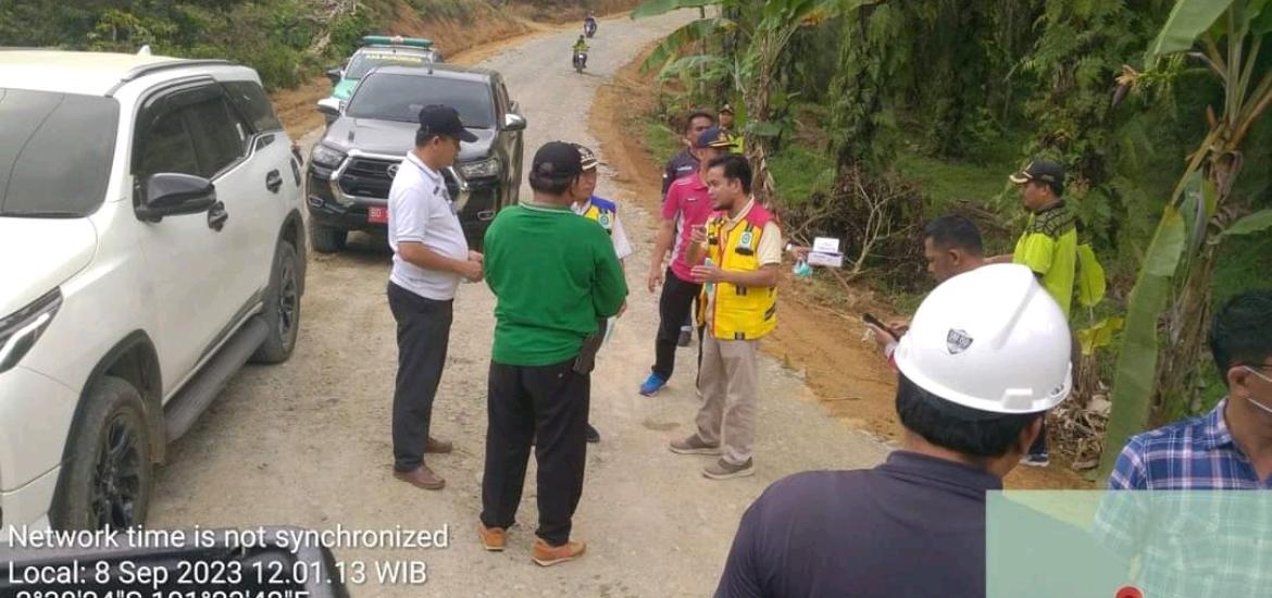 Bupati Mukomuko Tinjau Pembangunan Jalan Dari Dana Inpres