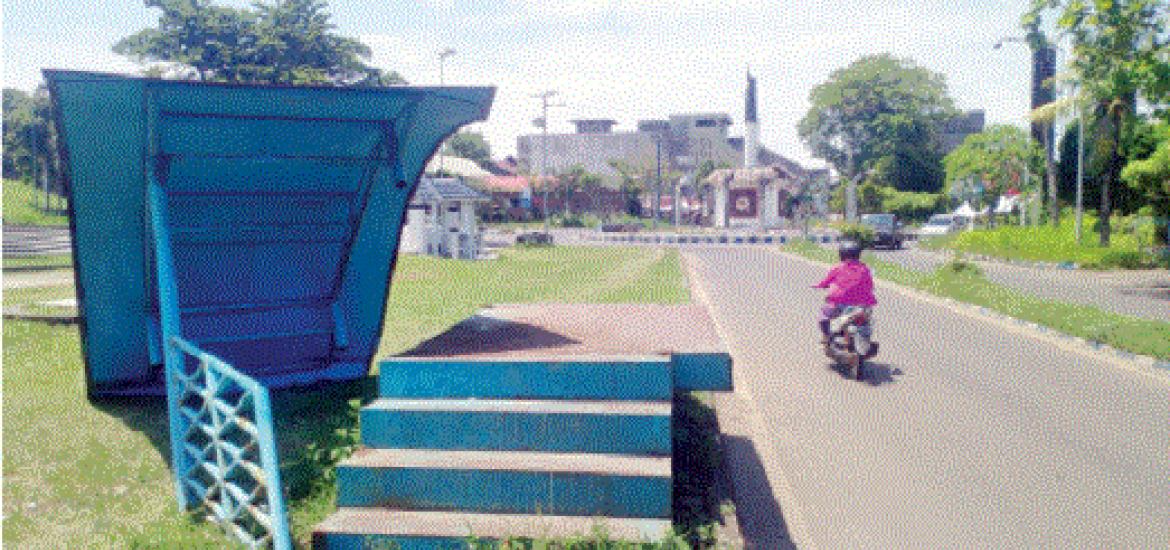 Halte BRT Trans Raflesia terlihat sudah rusak