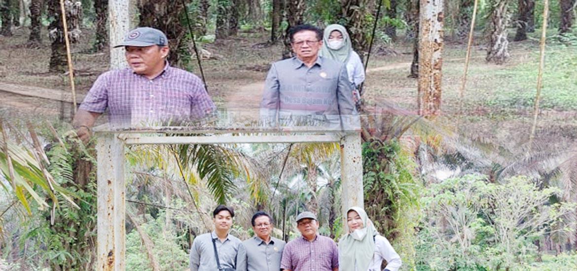 Anggota Komisi III DPRD BU Salamun sidak ke Desa Talang Ulu, Kecamatan Air Padang
