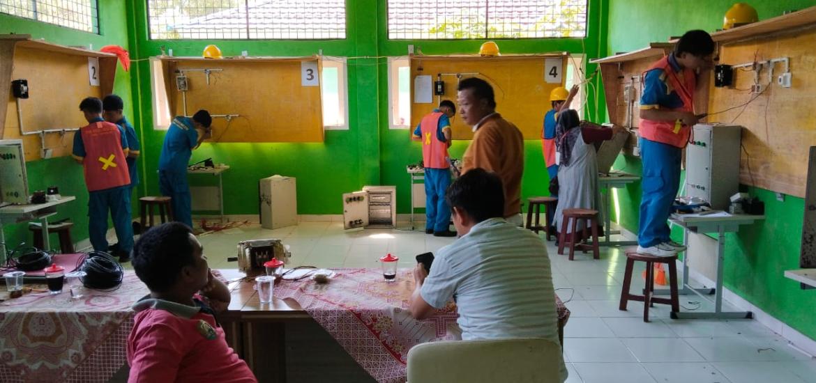 Pembekalan Siswa-Siswi Praktek Kerja Industri  SMKN 1 Kepahiang  Berjalan Sukses