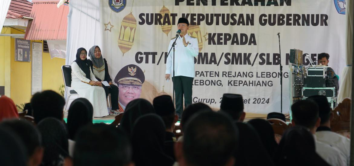 Gubernur Rohidin Bagikan SK Kepada 591 GTT dan PTT