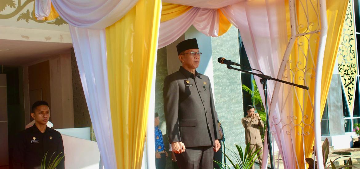 Upacara peringatan Hari Pendidikan Nasional