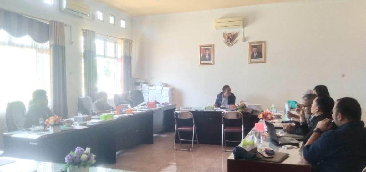 Dewan Seluma Gelar Rapat Tingkat Komisi Bahas Enam Raperda