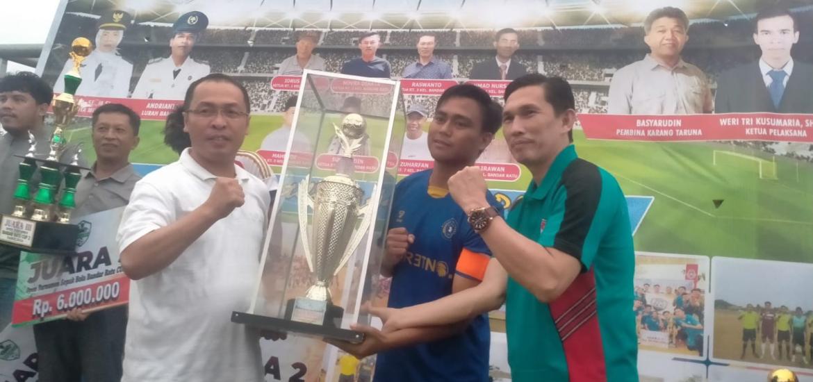 Ketua DPRD Kabupaten Mukomuko M Ali Saftaini SE dampingi Bupati Sapuan Tutup Open Turnamen Bandar Ratu Cup II 