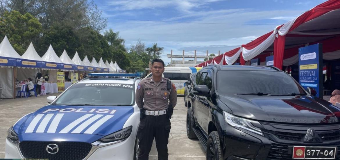 Satlantas Polresta Bengkulu Kawal Kunjungan Anggota DPR RI Erna Sari Dewi di Dua Agenda Kota Bengkulu