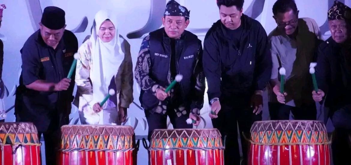 Wali Kota Bengkulu Hadiri Festival Tak Dung Dung 2025, Dorong Jadi Agenda Resmi Daerah