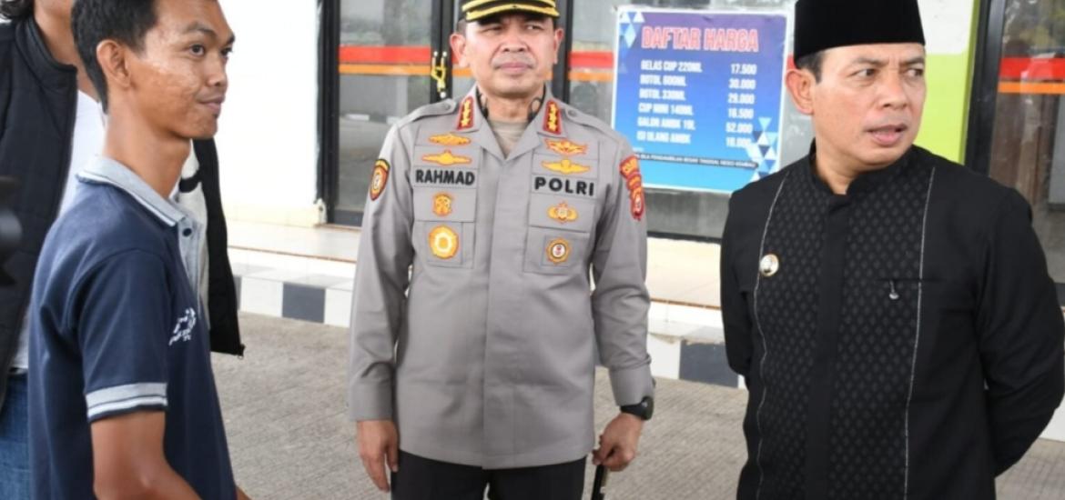 Kapolresta Bengkulu dan walikota sidak SPBU di Rawa Makmur dan Kampung Bali