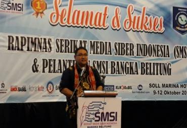 Teguh Santosa, Ketua Umum SMSI Pusat saat memberikan sambutan di Rapimnas SMSI di Bangka Belitung