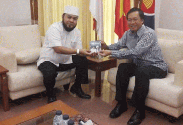 Walikota Hemi Hasan bersama Duta Besar Republik Sosialis Vietnam Hoang Anh Tuan