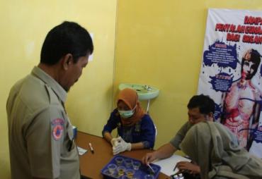 BNN Kota Bengkulu melakukan tes urine kepada seluruh PNS di BPBD Kota Bengkulu