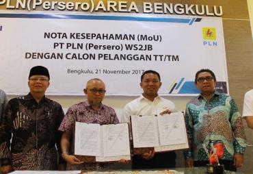 Penandatangan MOU ini di tandatangani oleh GM PT.PLN persero W2SJB cabang Bengkulu Daryono dan GM PT.Pelindo II cabang Bengkulu