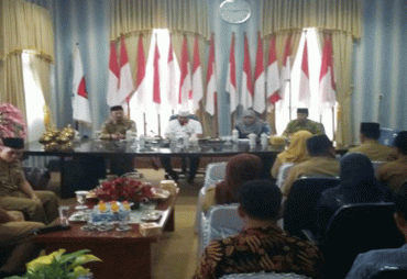 Walikota Bengkulu Helmi Hasan saat menyambut kunjungan Anggota DPD RI Eni Khairani