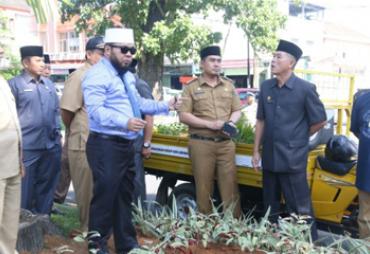 Walikota Helmi Hasan meninjau langsung kondisi taman kota