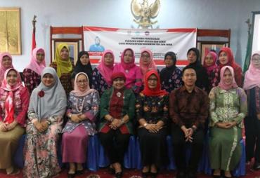Pembina Kesejahtraan Keluarga (PKK) Kota Bengkulu bekerjasama dengan PT Unilever menggelar kegiatan pelatihan pembiasaan prilaku hidup bersih dan sehat guna (PHBS)