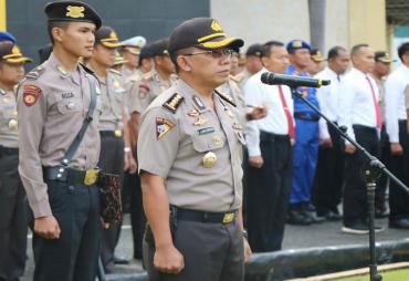 Karo Ops Polda Bengkulu Kombes Pol Raden Slamet Santoso, S.H, M.H saat pimpin apel, (Sumber Foto : tribratanewsbengkulu.com)