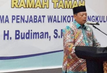 Penjabat Walikota Budiman Ismaun saat menyampaikan sambutan