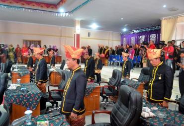 Anggota DPRD Lebong serius mengikuti jalannya sidang paripurna..