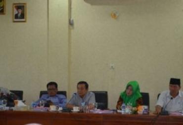 Rapat Banleg DPRD Kota Membahas Tujuh Raperda Inisiatif Dewan periode 2016-2017