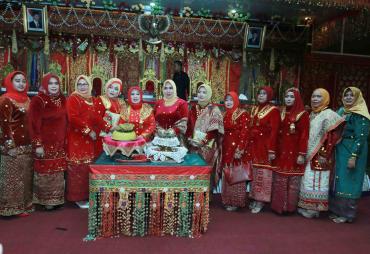Foto bersama usai paripurna istimewa