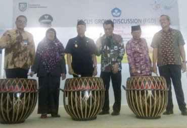 Pemerintah Provinsi Bengkulu menggelar Focus Group Discussion (FGD) Implementasi Inpres No. 9 Tahun 2016 Tentang Revitalisasi SMK di Gedung Serbaguna Provinsi Bengkulu, Kamis (29/3/2018)