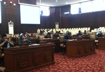 Anggota Dewan Provinsi Bengkulu mengikuti rapat paripurna