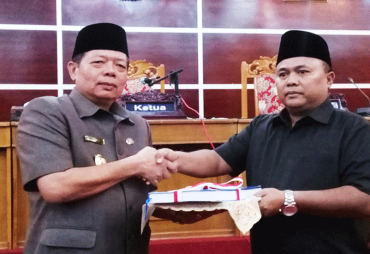 Rapat paripurna penyampaian LKPJ Walikota Bengkulu Tahun 2017, Senin (9/4/2018)